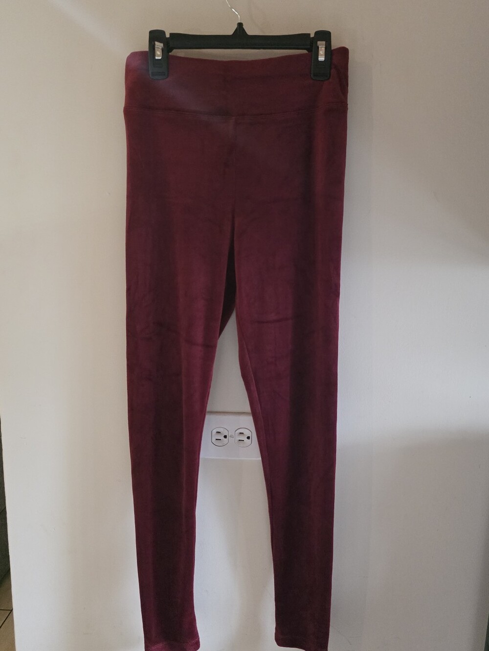 Planet Gold Velvet High-Waist Leggings in Burgundy (Size M *Juniors)